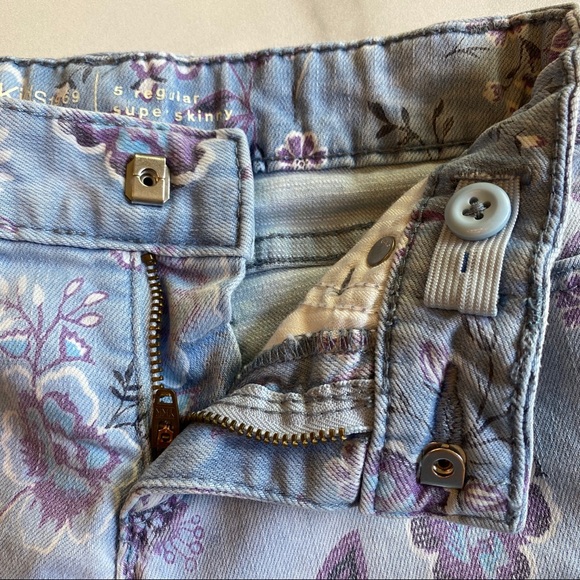 Gap Kids Girl’s Floral Super Skinny Jeans - Picture 6 of 8